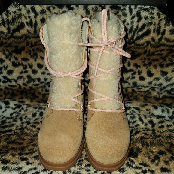 Sorel Boots - Picture 4 of 16